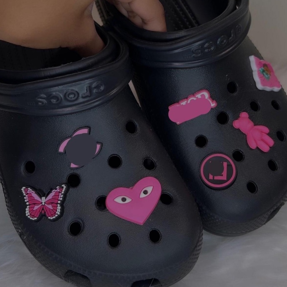 15pc randomized croc charm pack